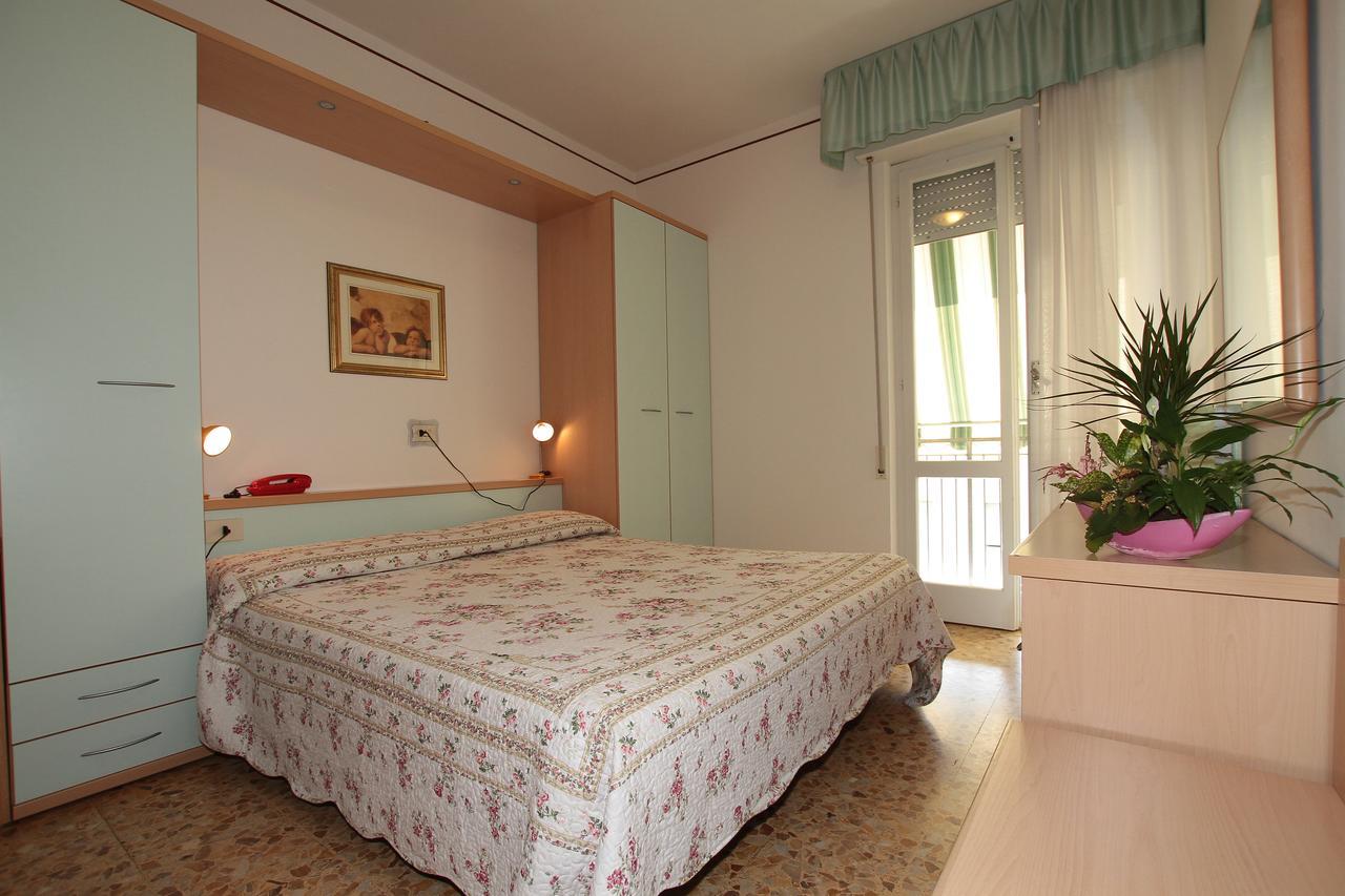 Hotel Vera Marina di Massa Eksteriør billede